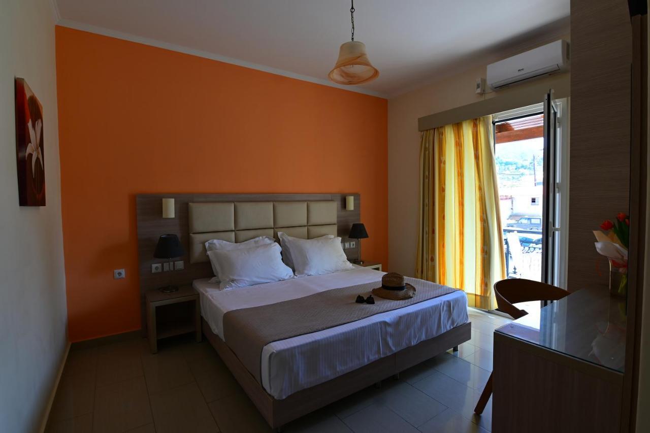 Nadia'S Studios & Apartments In Argasi, Sea-View Bagian luar foto