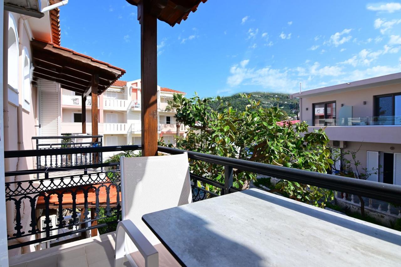 Nadia'S Studios & Apartments In Argasi, Sea-View Bagian luar foto