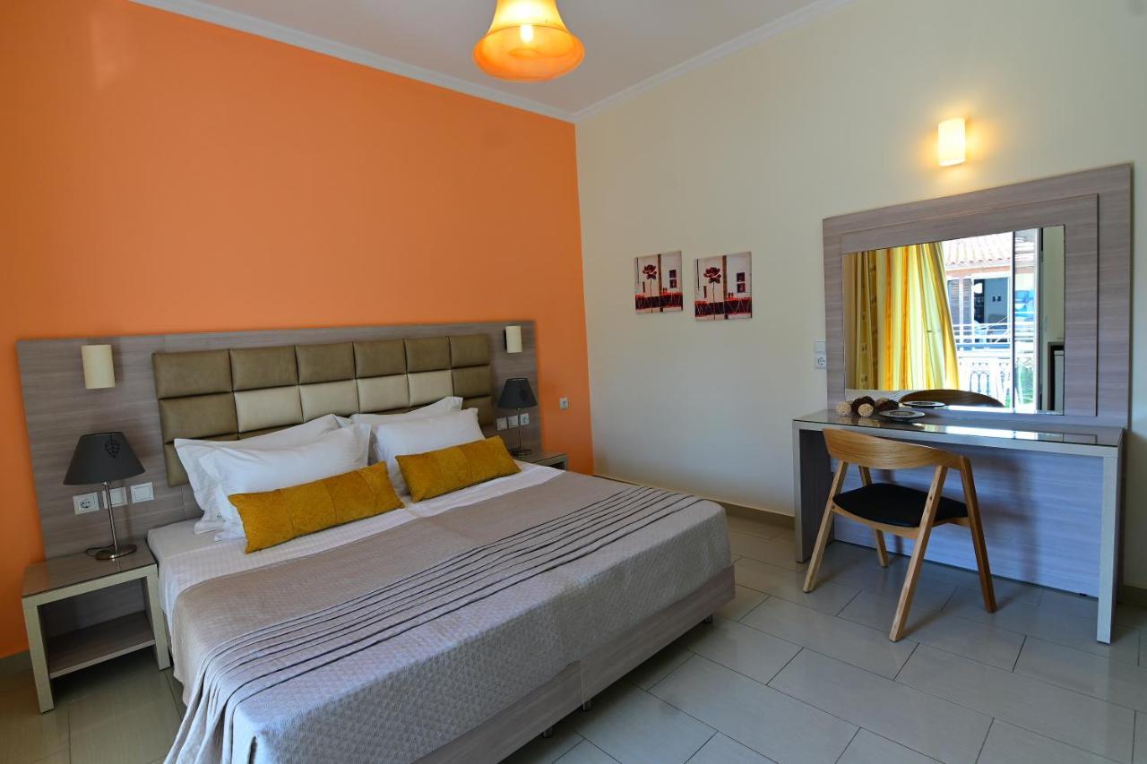 Nadia'S Studios & Apartments In Argasi, Sea-View Bagian luar foto