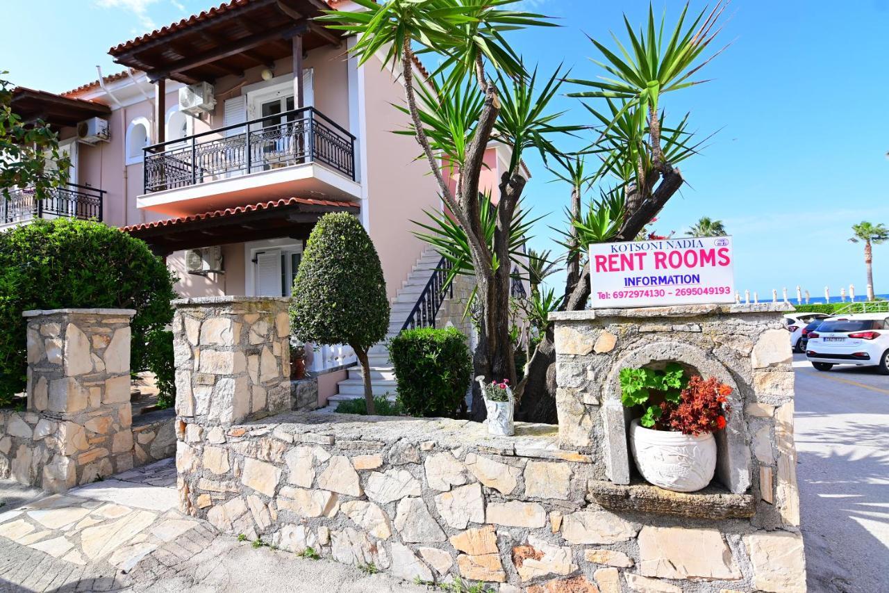 Nadia'S Studios & Apartments In Argasi, Sea-View Bagian luar foto
